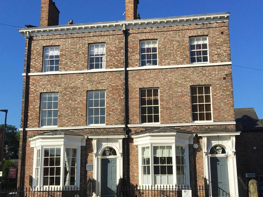 Priory House Apartments York Extérieur photo